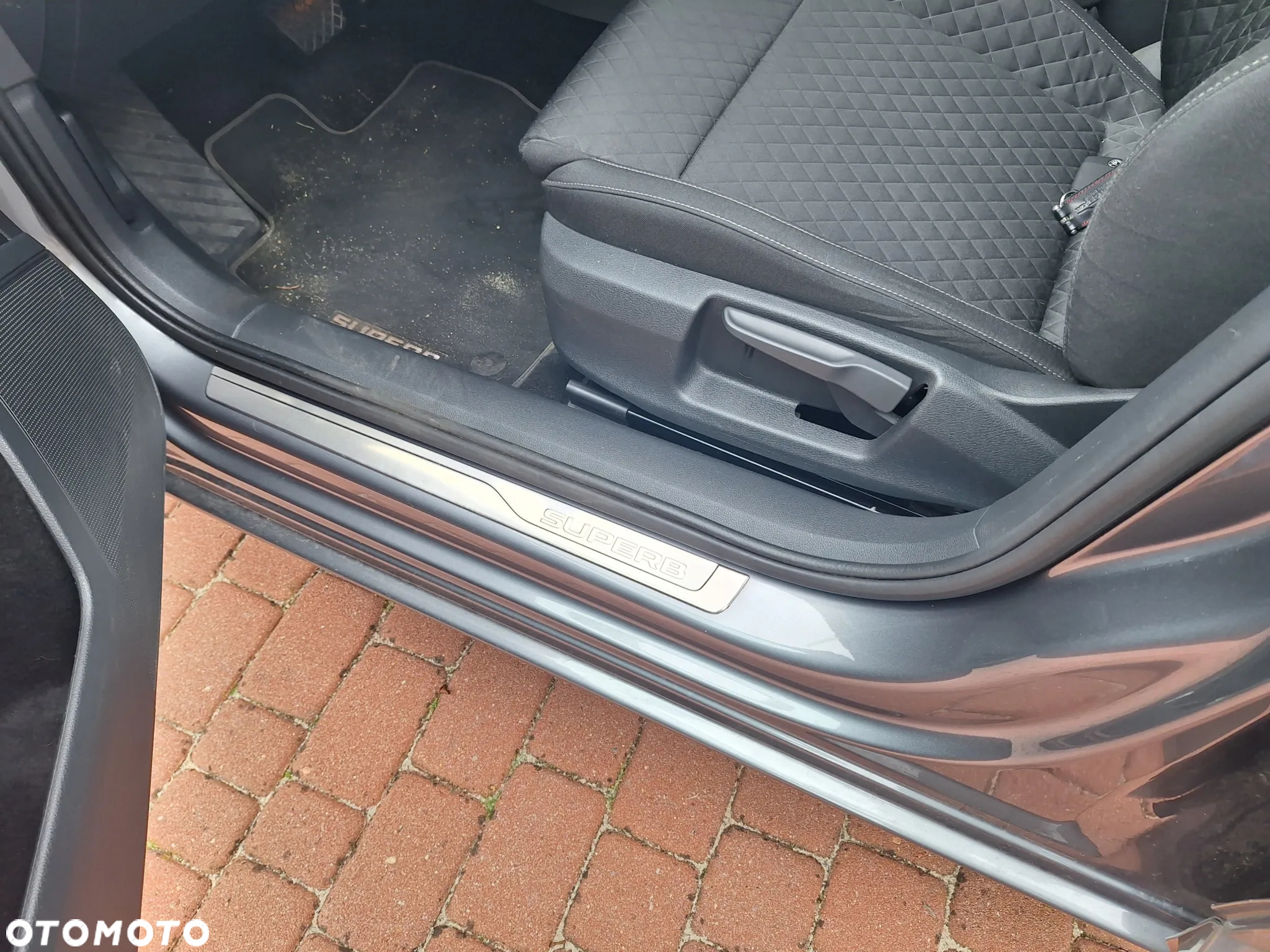 Skoda Superb 2.0 TSI Ambition DSG - 14