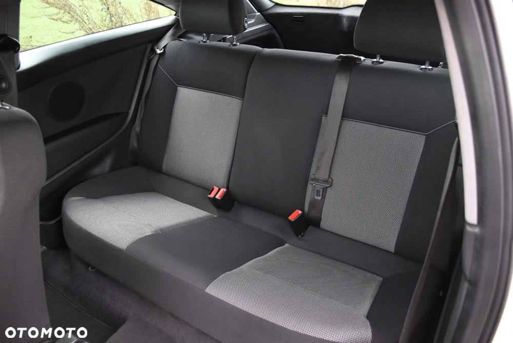 Opel Astra 1.6 Black&White - 28