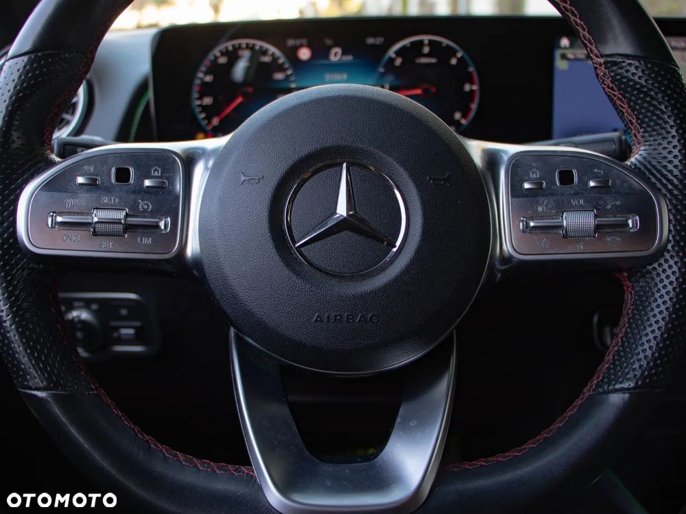 Mercedes-Benz GLB 220 d 4-Matic AMG Line 8G-DCT - 22