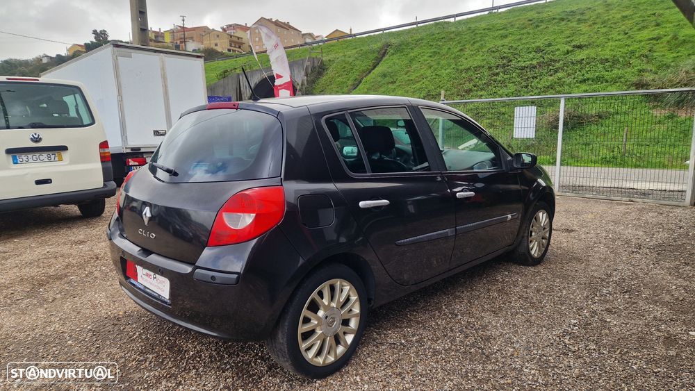 Renault Clio 1.5 dCi Dynamique S - 4