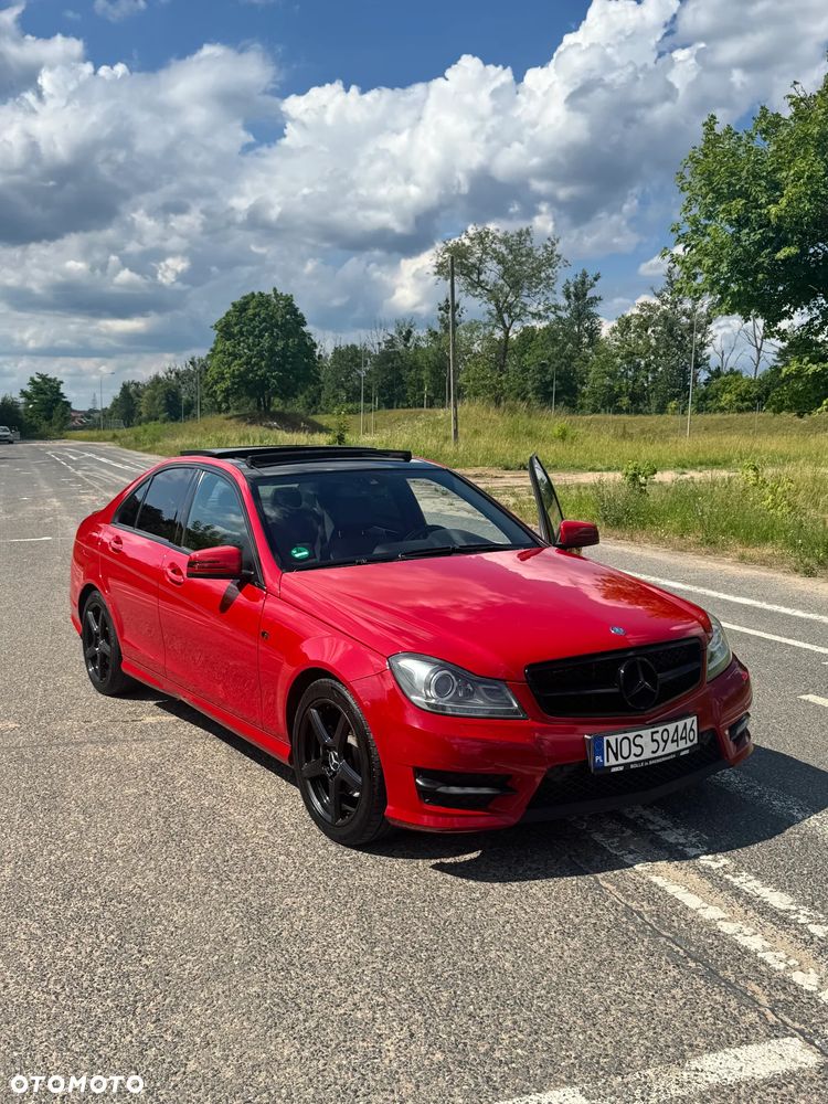 Mercedes-Benz Klasa C 200 CGI BlueEff Avantgarde - 4