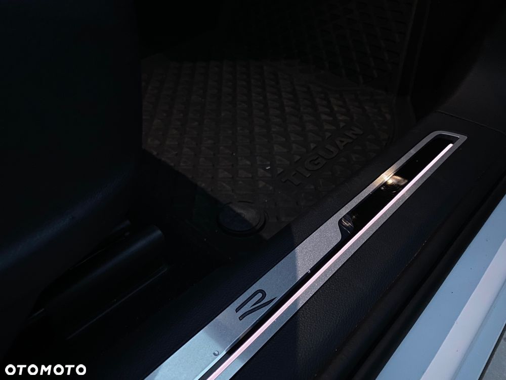 Volkswagen Tiguan 2.0 TSI 4Mot R-Line DSG - 28