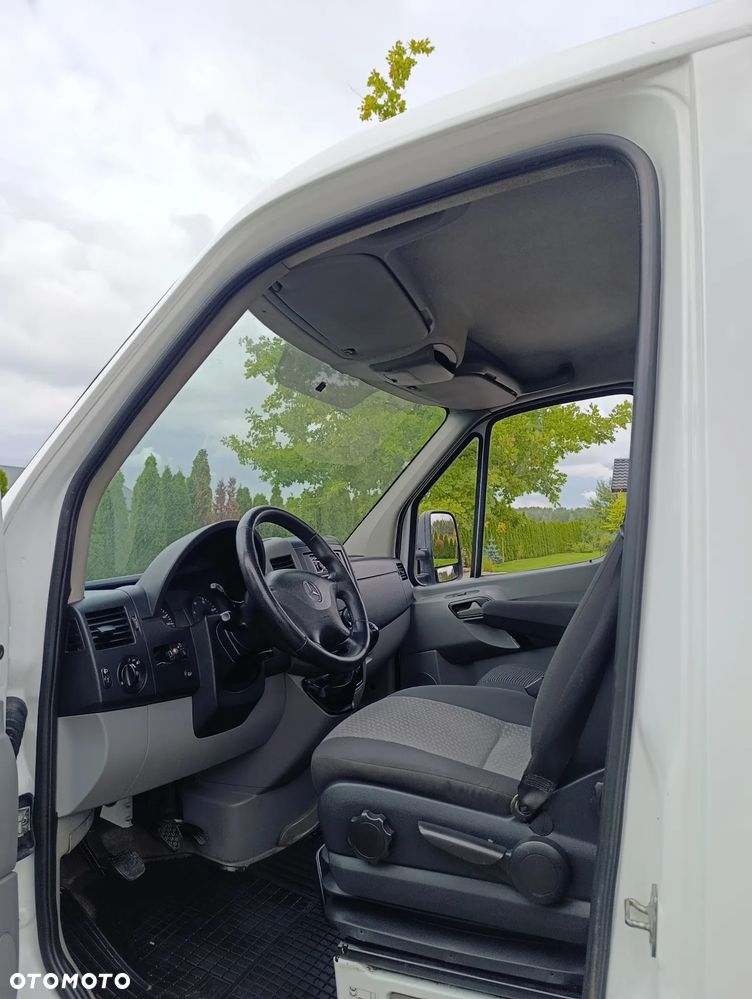 Mercedes-Benz Sprinter - 10