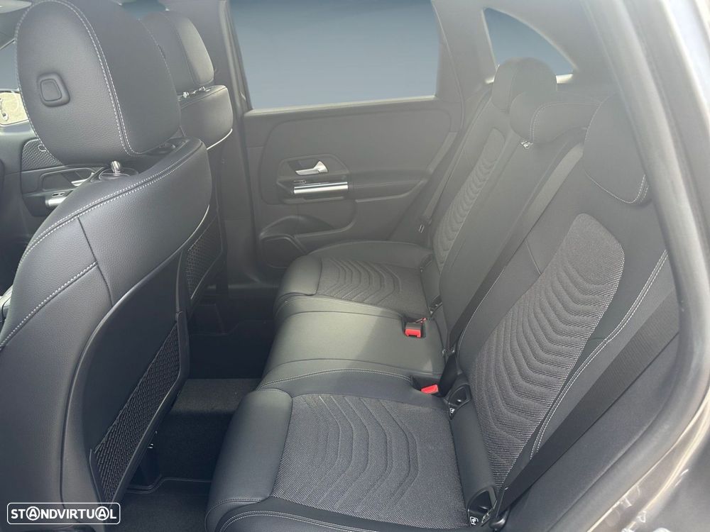 Mercedes-Benz B 180 d - 12