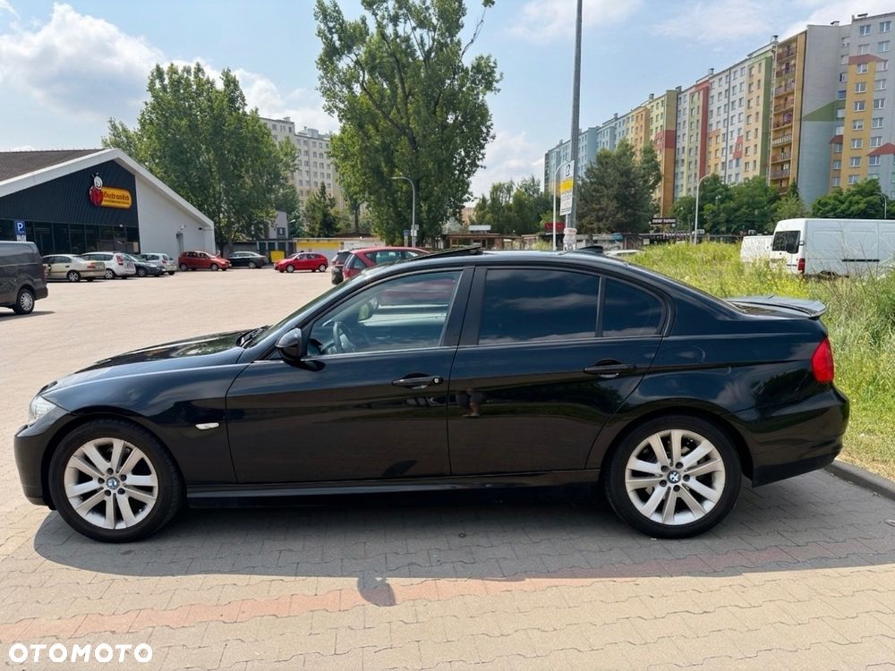 BMW Seria 3 318i - 5
