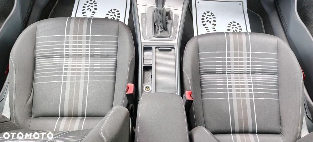 Volkswagen Golf 1.6 TDI BlueMotion Technology DSG Lounge - 23
