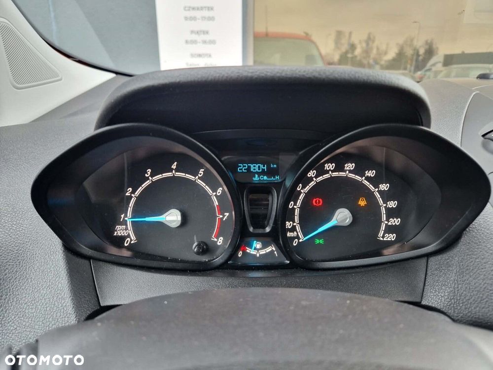 Ford Transit Courier - 19