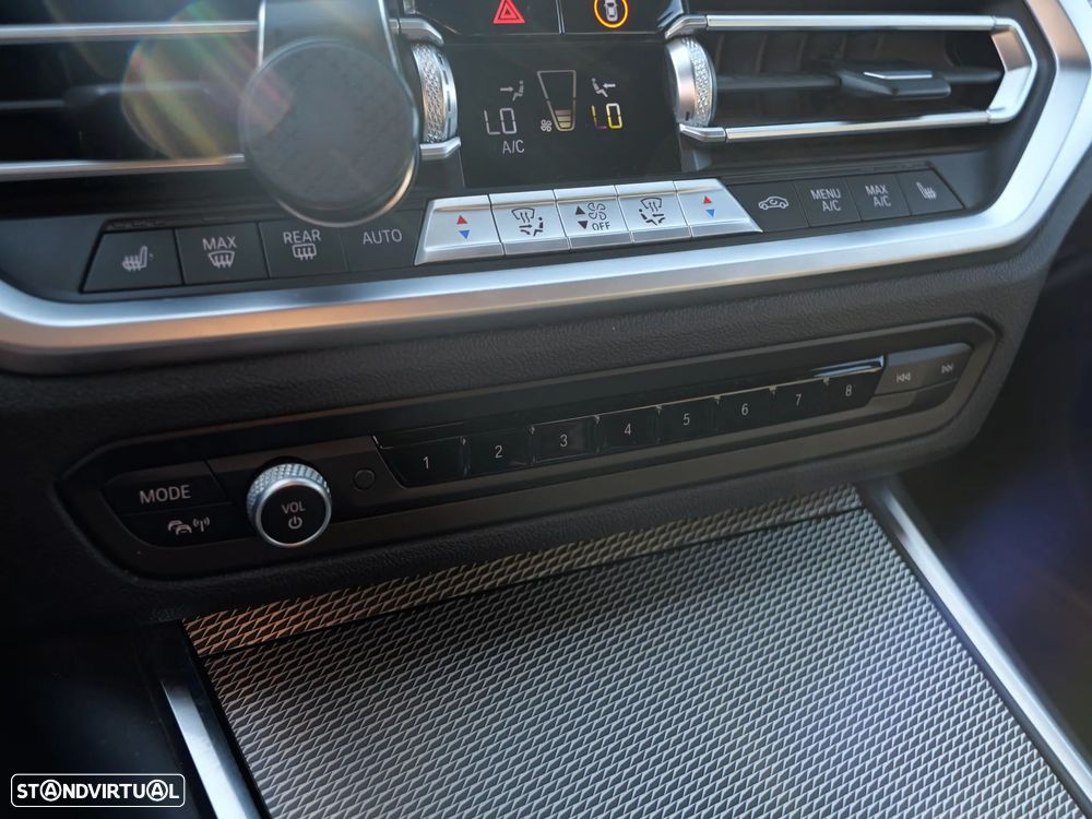 BMW 330 e Pack Desportivo M Auto - 19