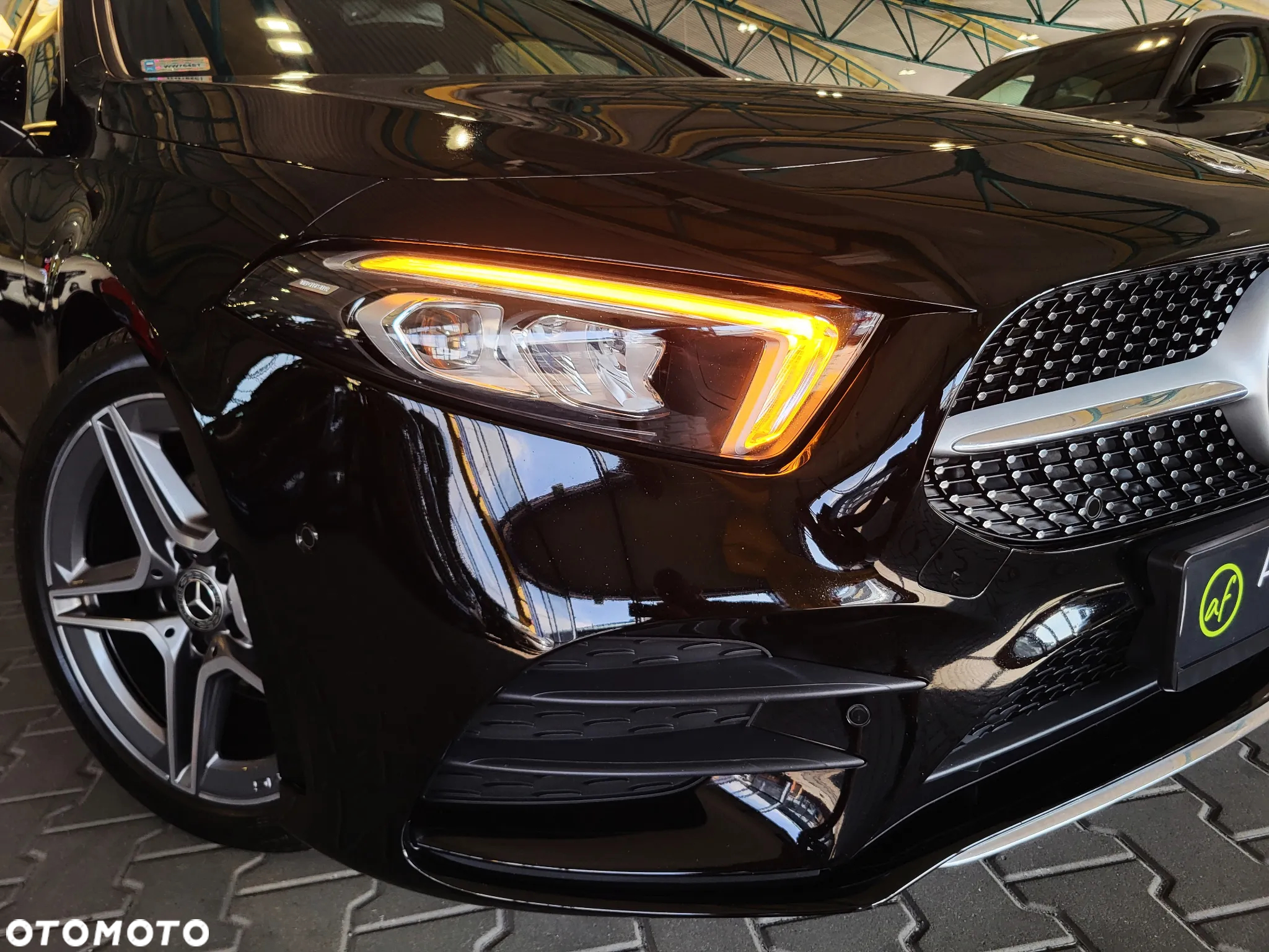 Mercedes-Benz Klasa A 180 d AMG Line 8G-DCT - 4