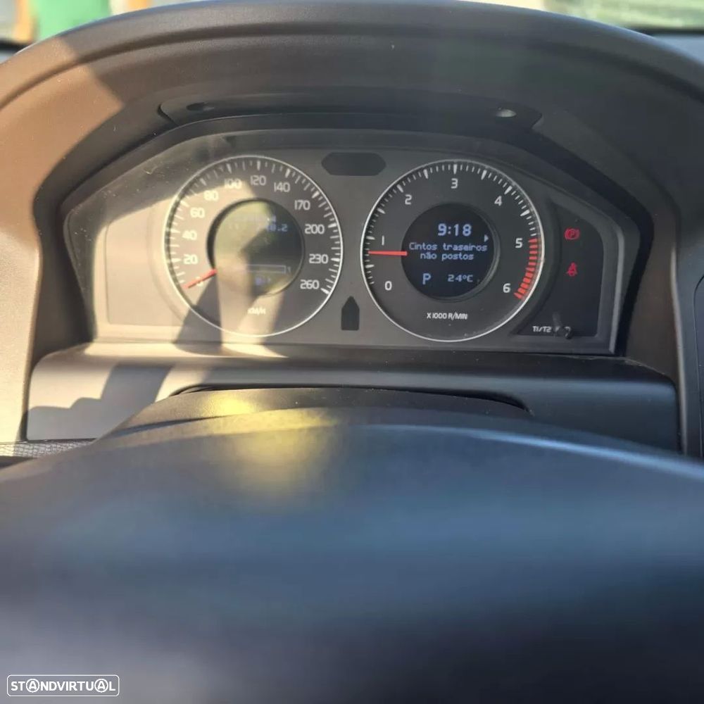 Volvo XC 60 2.4 D Momentum Geartronic - 9