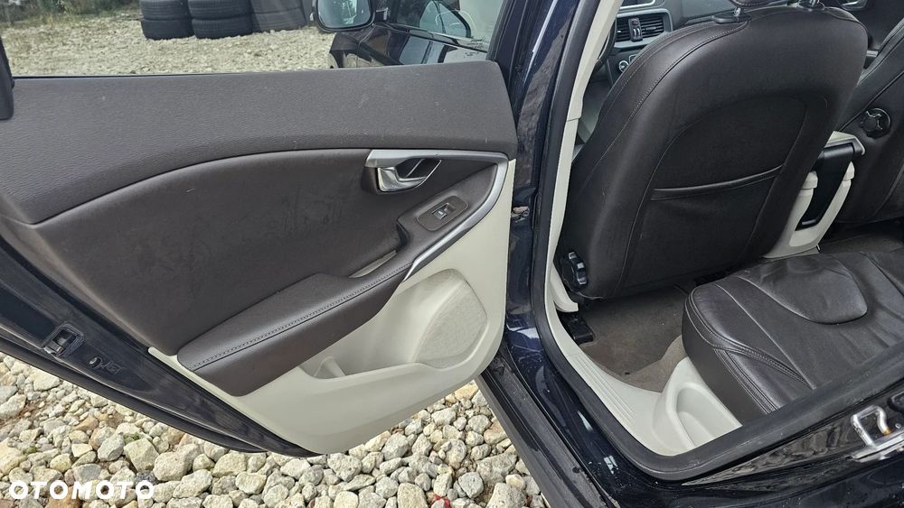 Volvo V40 Cross Country D2 Summum - 16