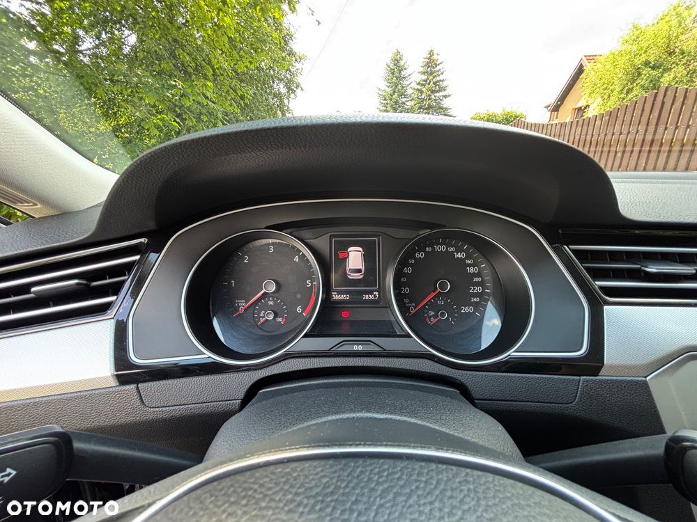 Volkswagen Passat 2.0 TDI BMT Comfortline DSG - 10