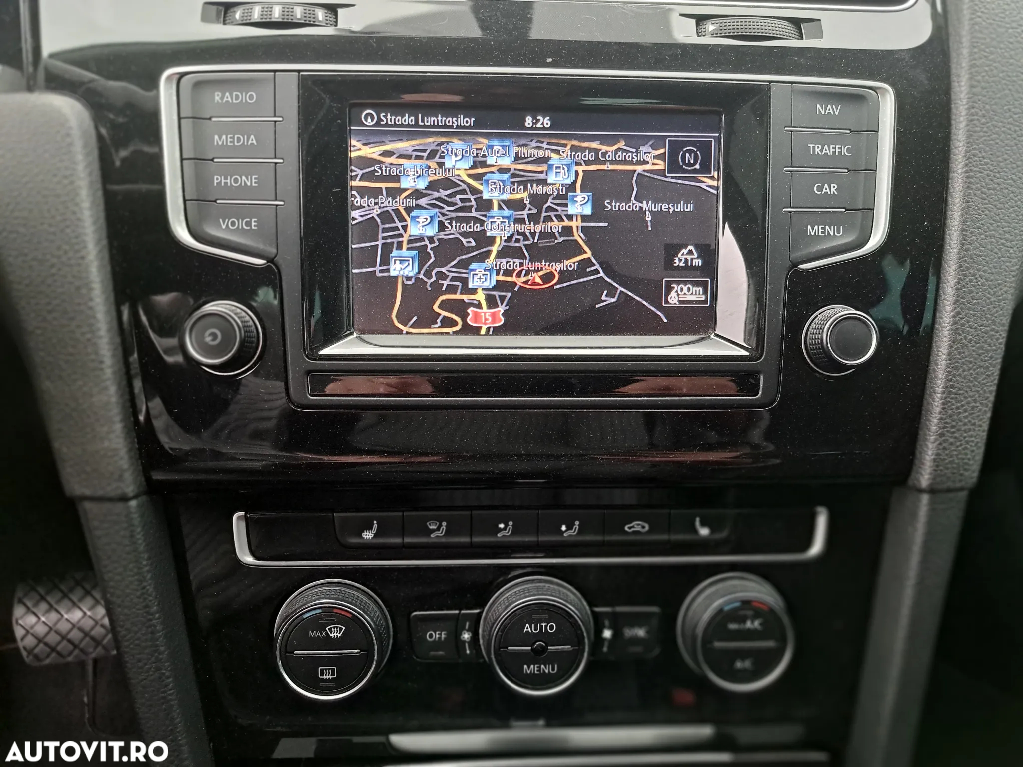 Volkswagen Golf 2.0 TDI DPF BMT DSG Highline - 17