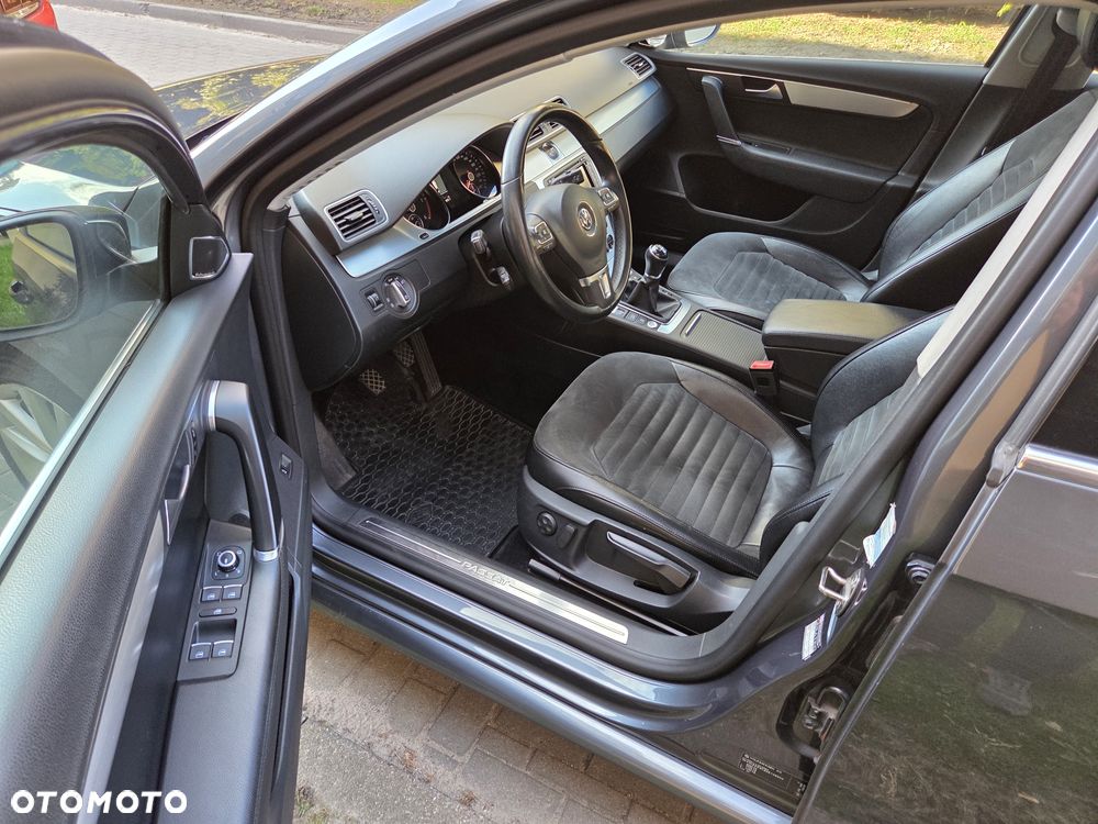 Volkswagen Passat - 8