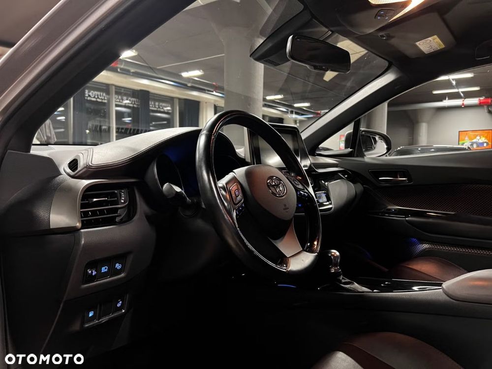 Toyota C-HR Lounge - 12