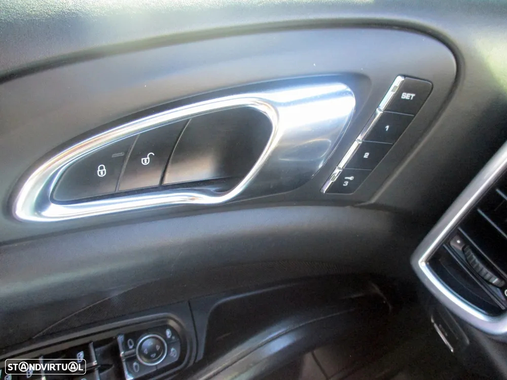 Porsche Cayenne S Hybrid - 38