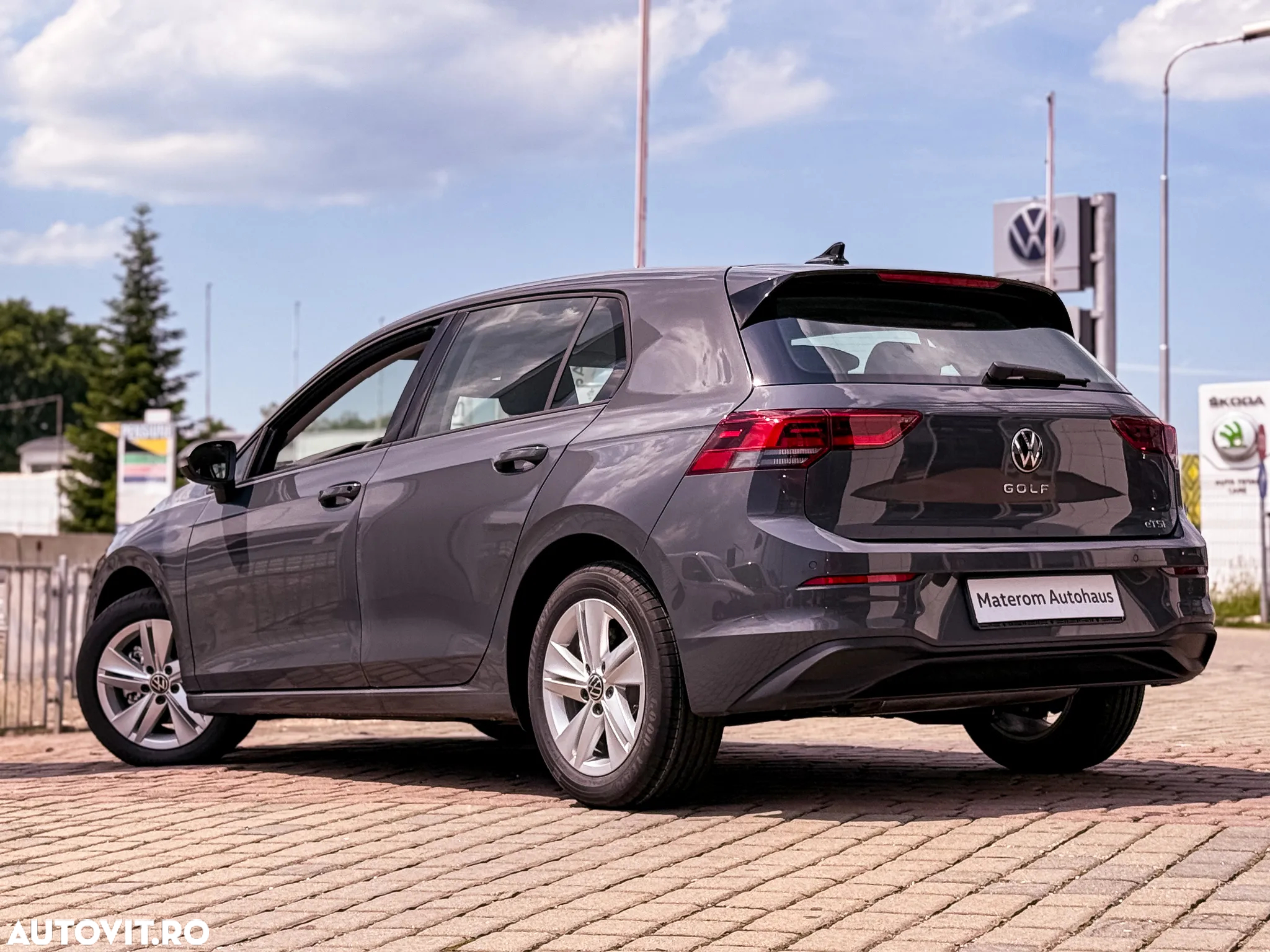Volkswagen Golf 1.5 eTSI ACT DSG MHEV Life - 4