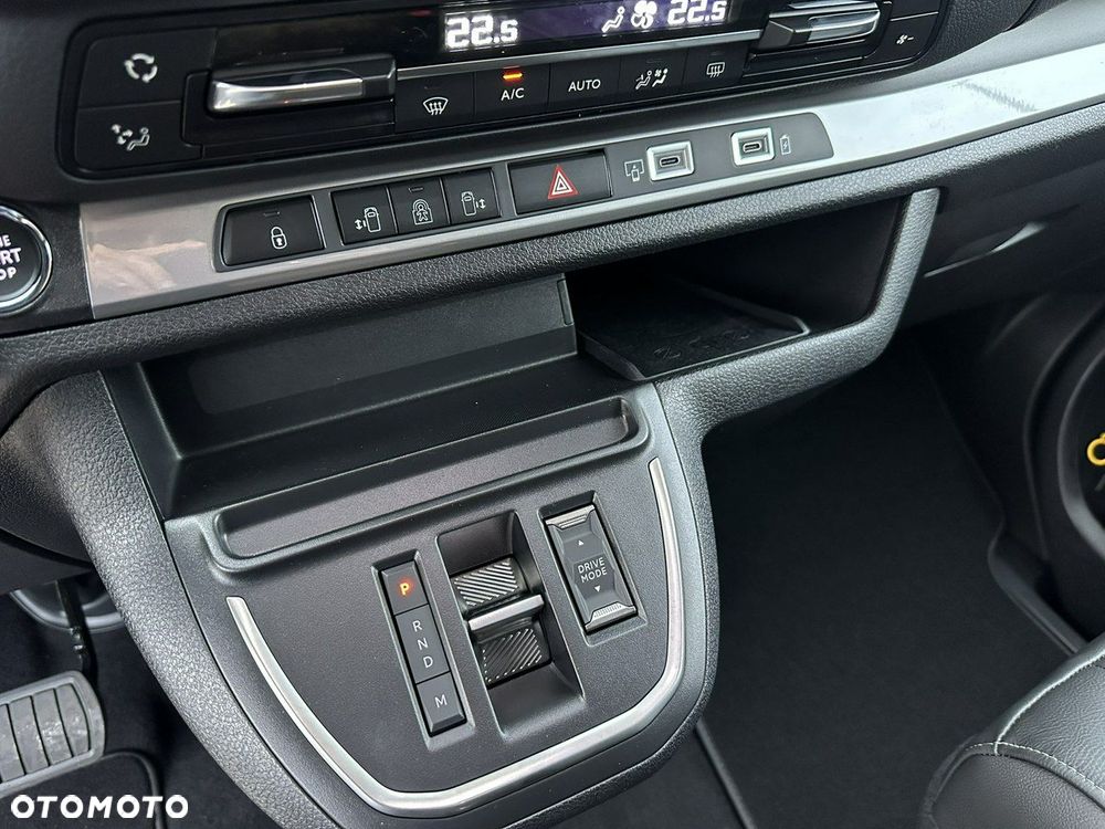 Peugeot Traveller - 17