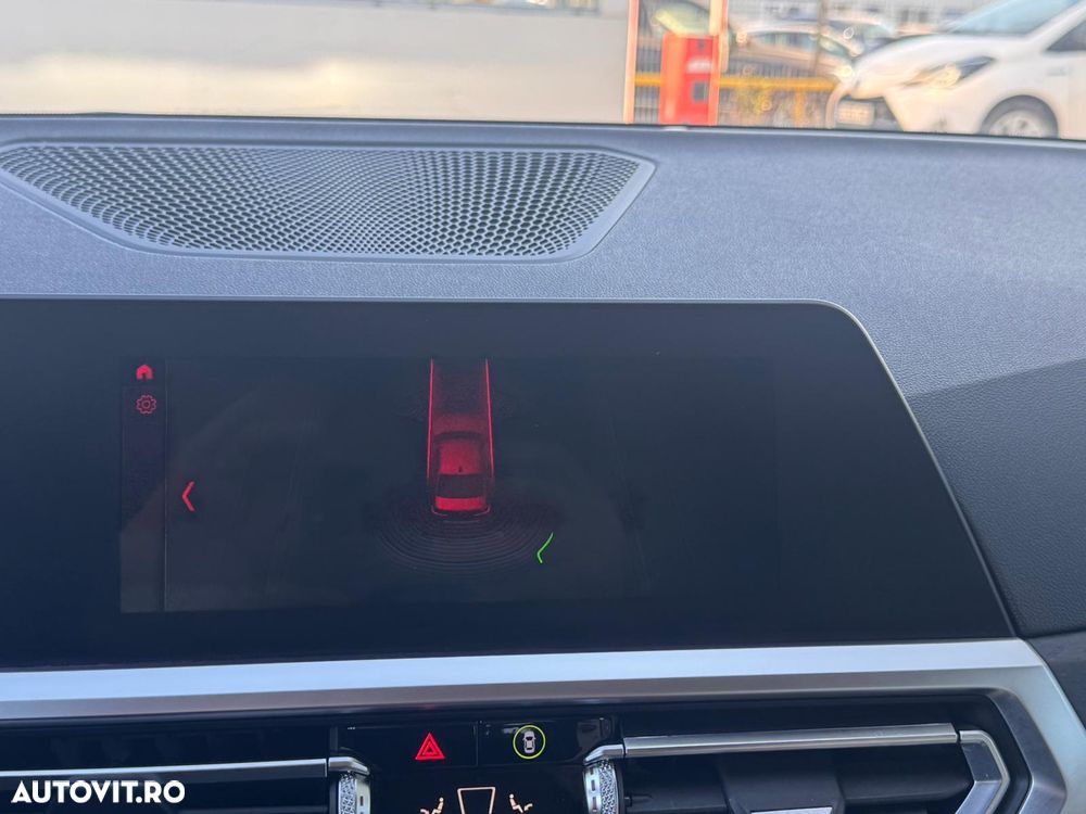 BMW Seria 3 320d xDrive AT Sport Line - 24