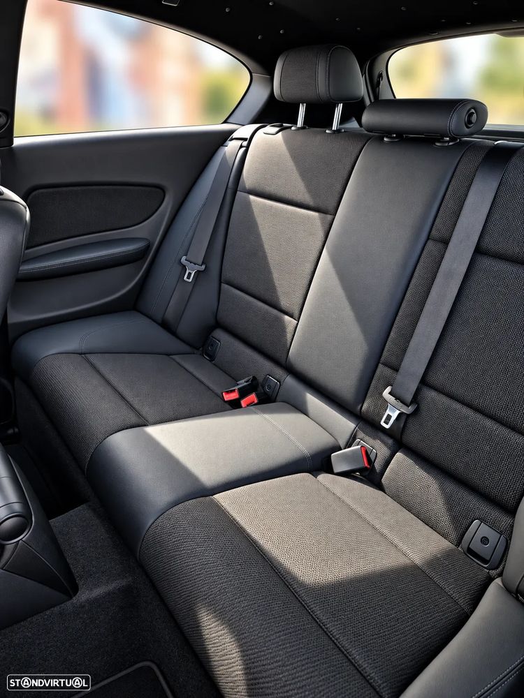 BMW 1M Coupe - 11
