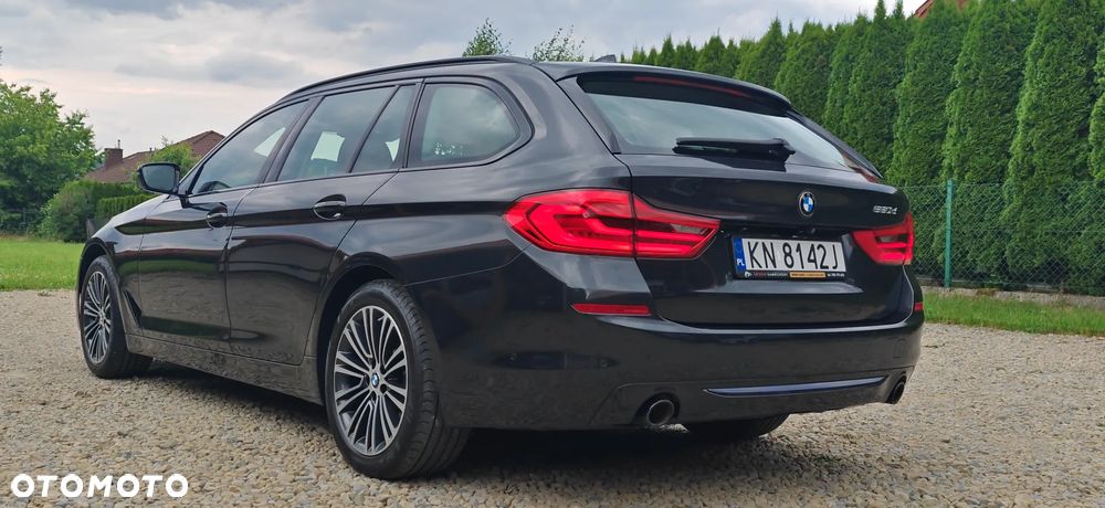 BMW Seria 5 520d Sport Line - 4