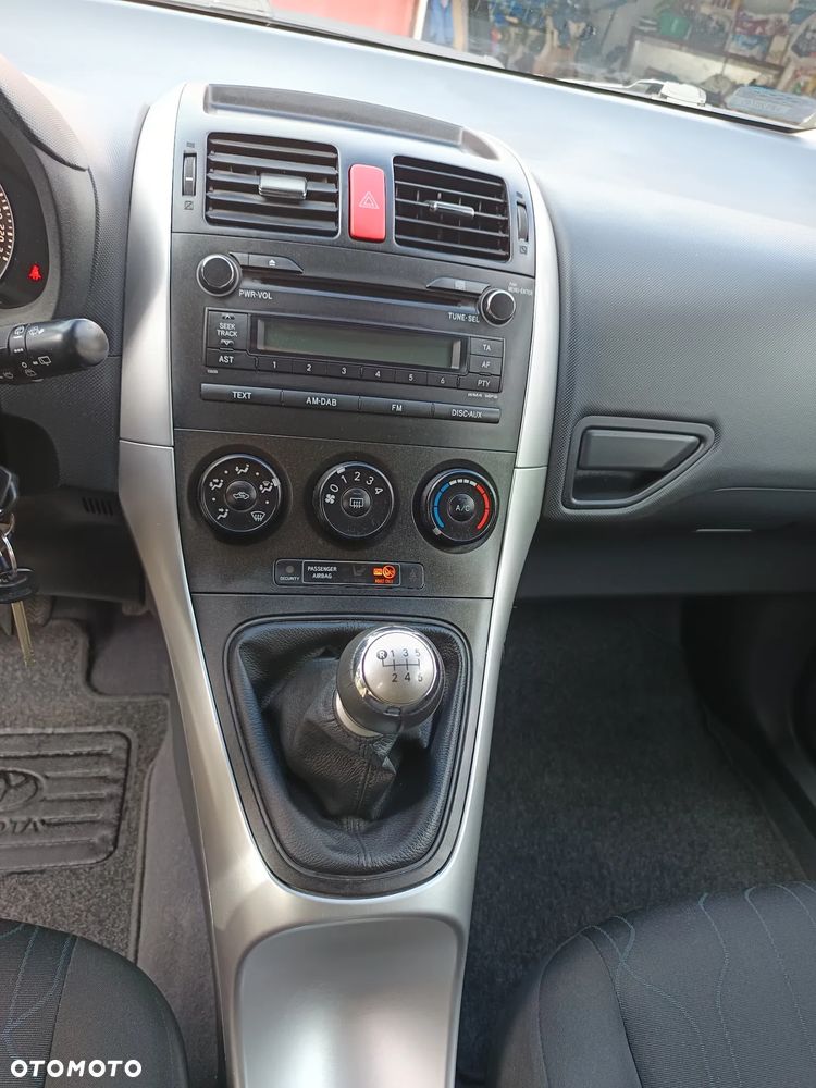 Toyota Auris 1.33 VVT-i Life Comfort - 11