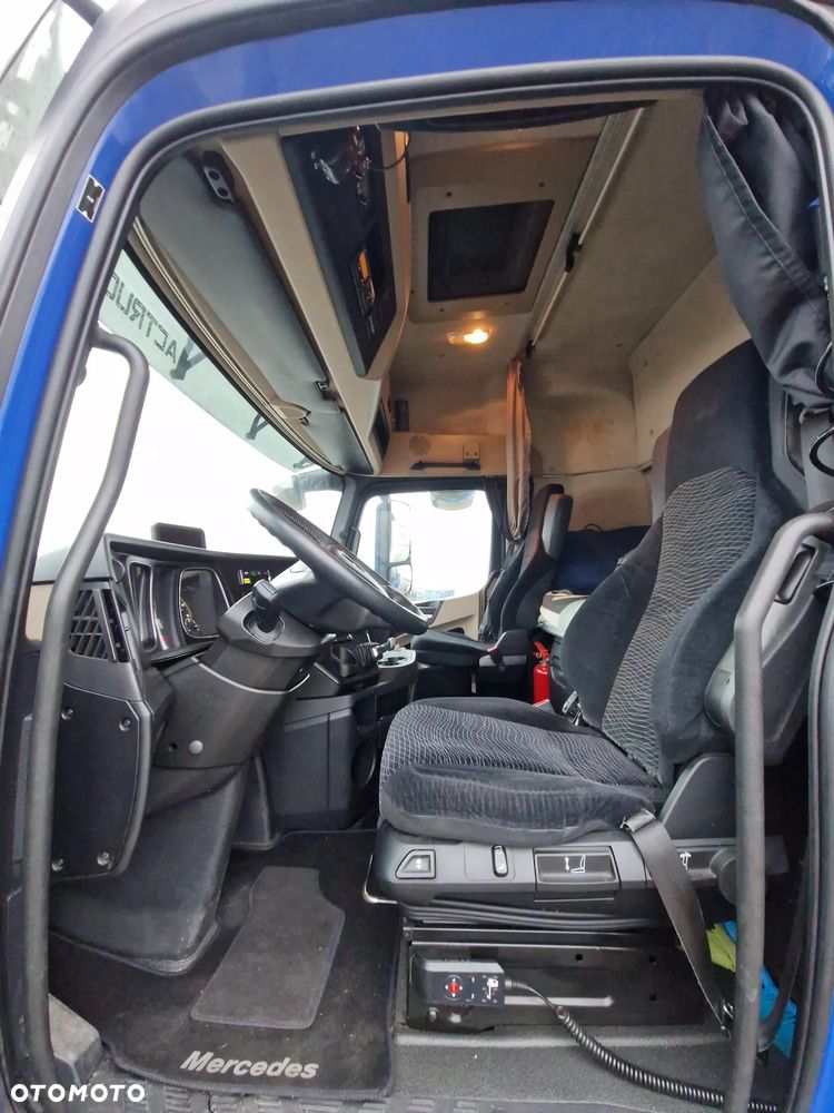 Mercedes-Benz ACTROS - 9