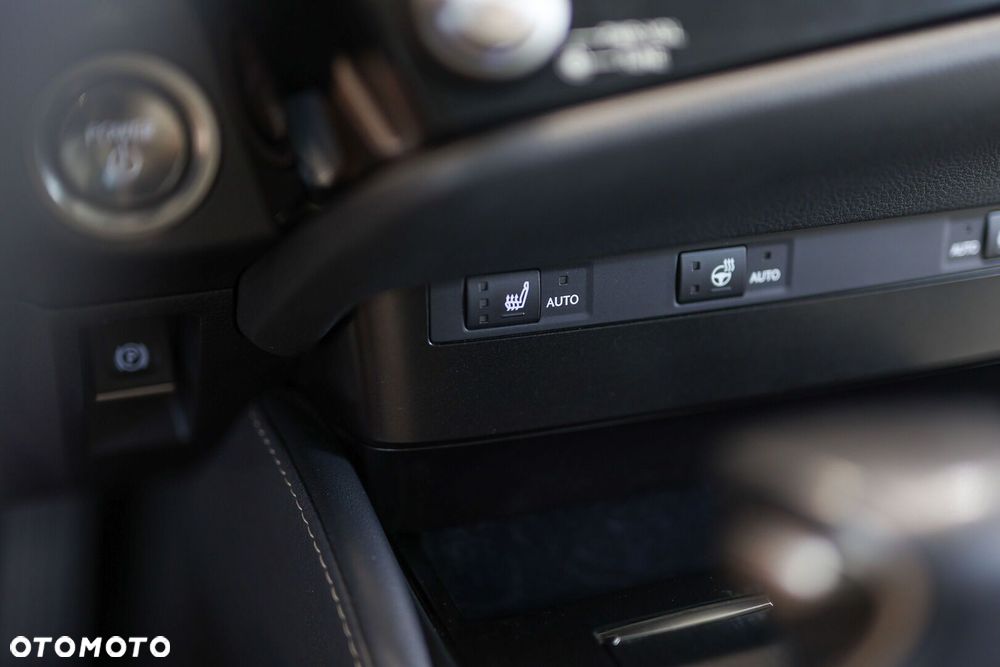 Lexus ES 300h Business Edition - 32