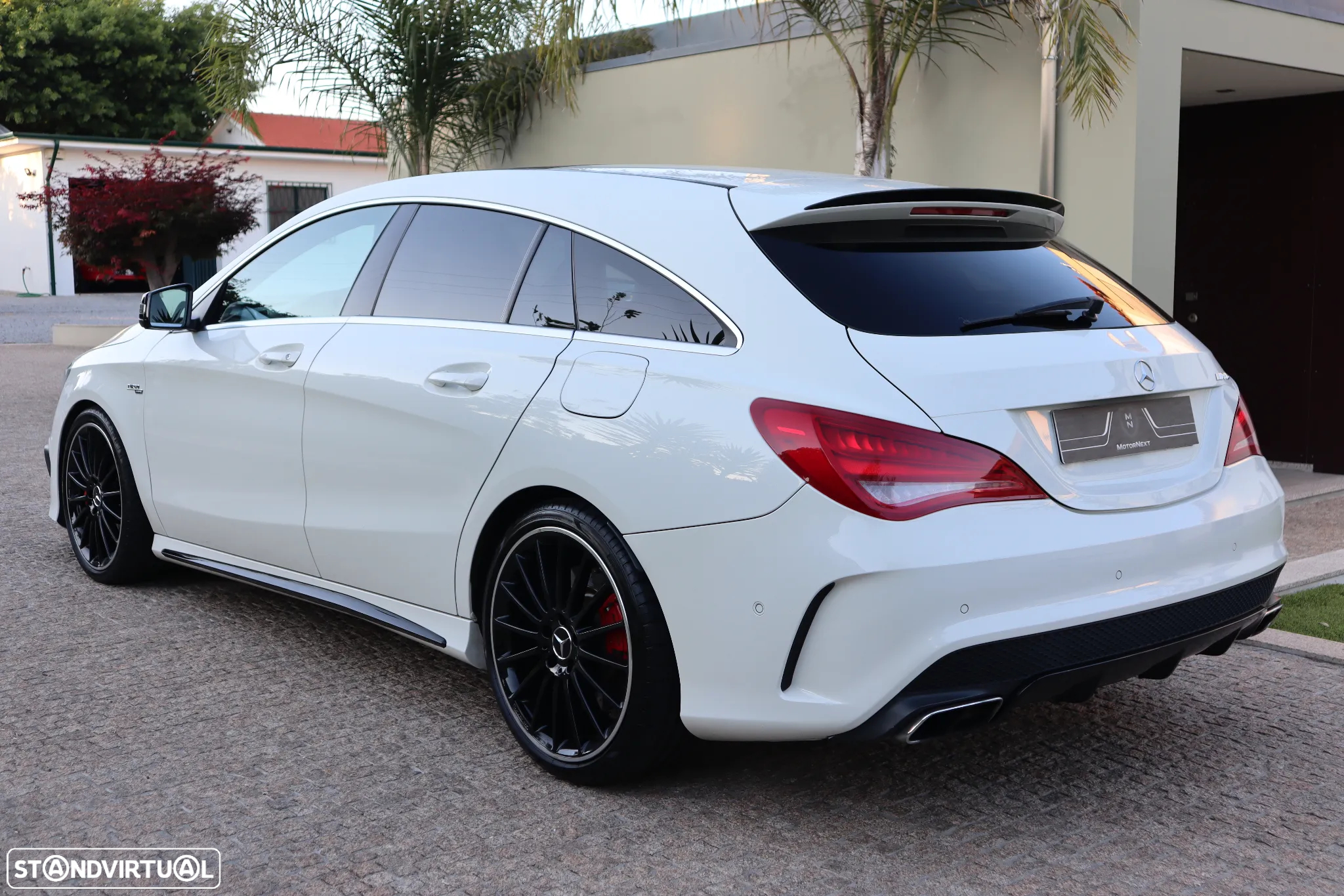 Mercedes-Benz CLA 45 AMG Shooting Brake 4Matic 7G-DCT - 4