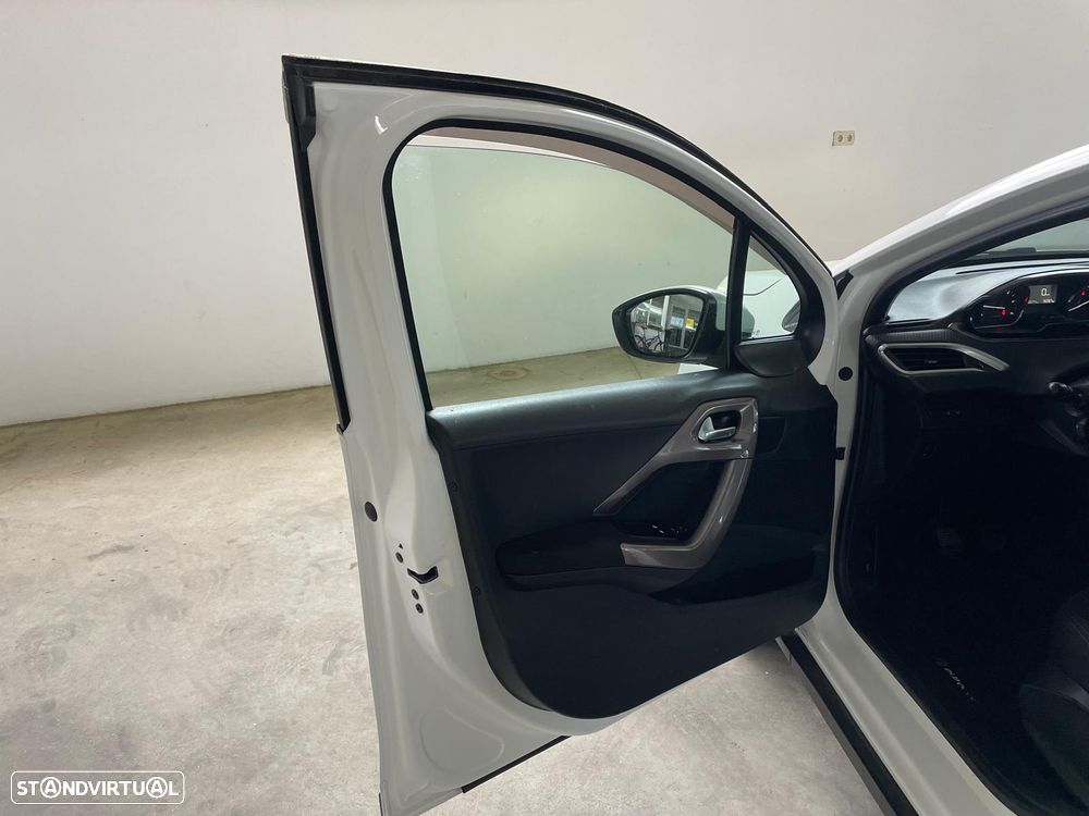 Peugeot 2008 1.6 e-HDi Active - 16