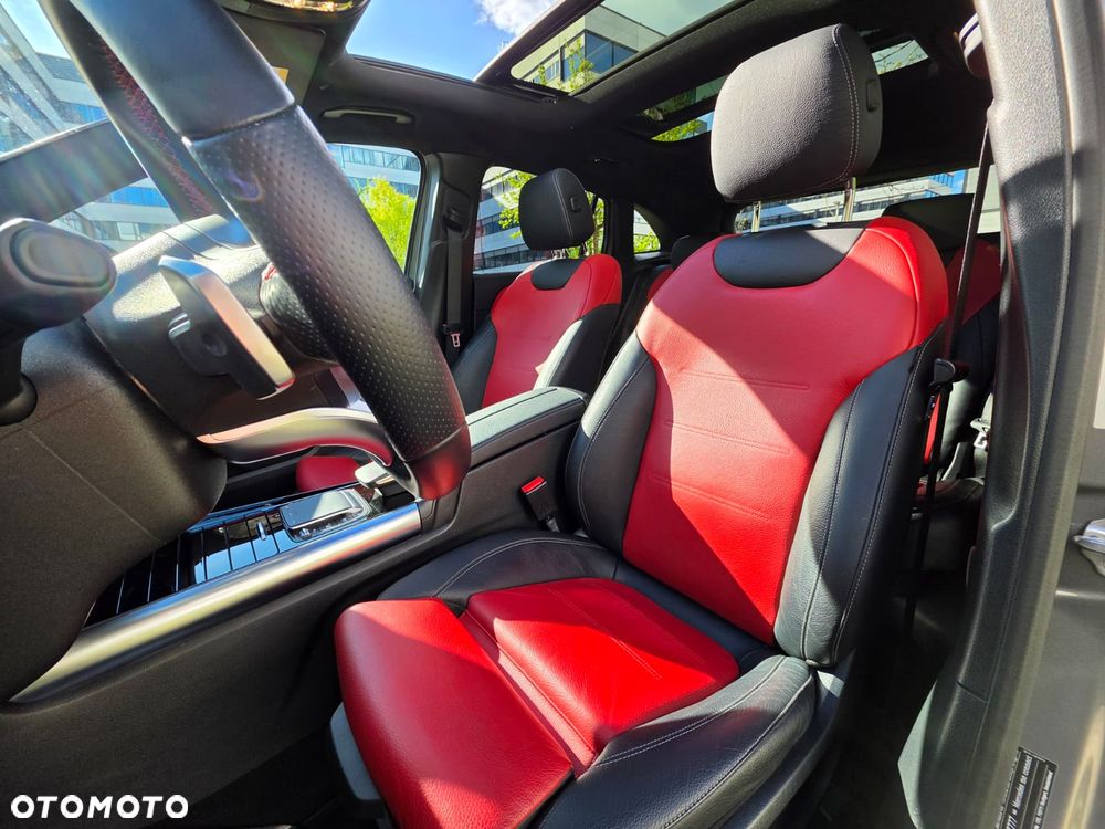 Mercedes-Benz GLA 250 4-Matic AMG Line - 13