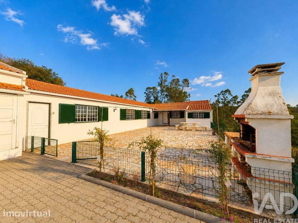 Moradia isolada T5 em Usseira de 295,9 m2 - Grande imagem: 3/40