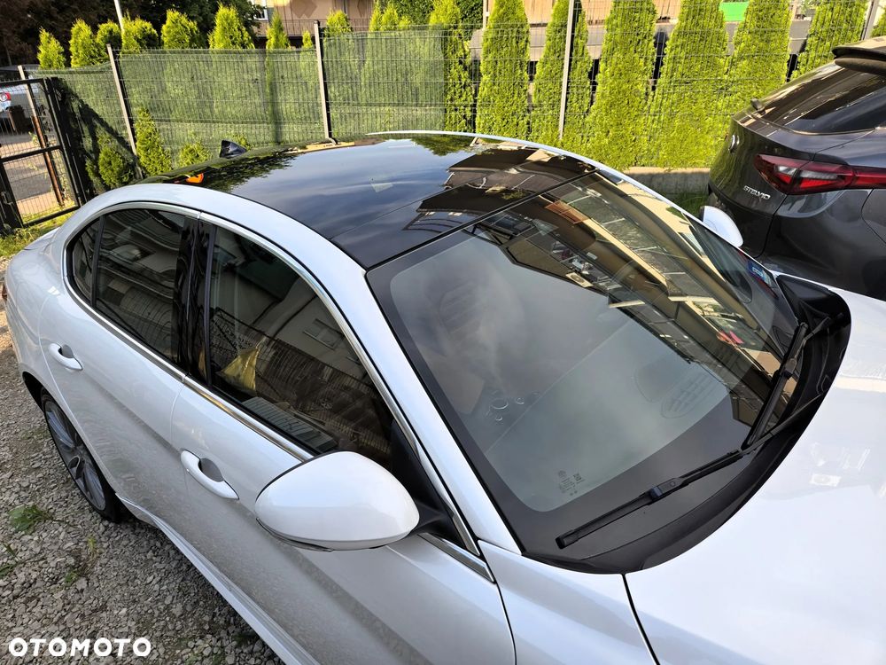 Alfa Romeo Giulia 2.0 Turbo 16V AT8-Q4 Ti - 17