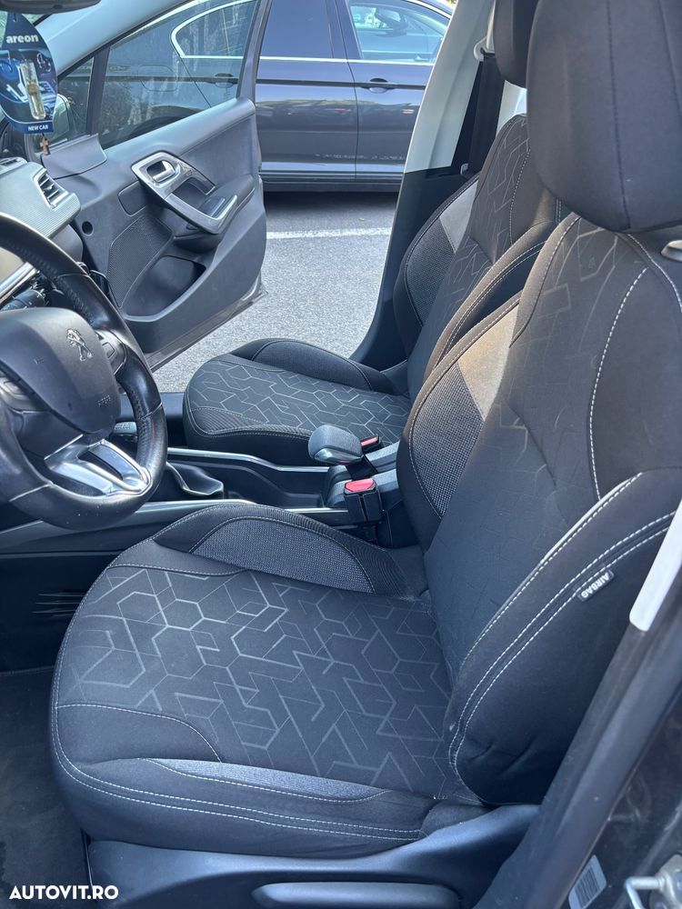 Peugeot 2008 - 6