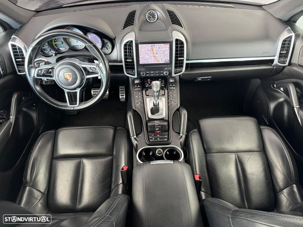 Porsche Cayenne S - 11