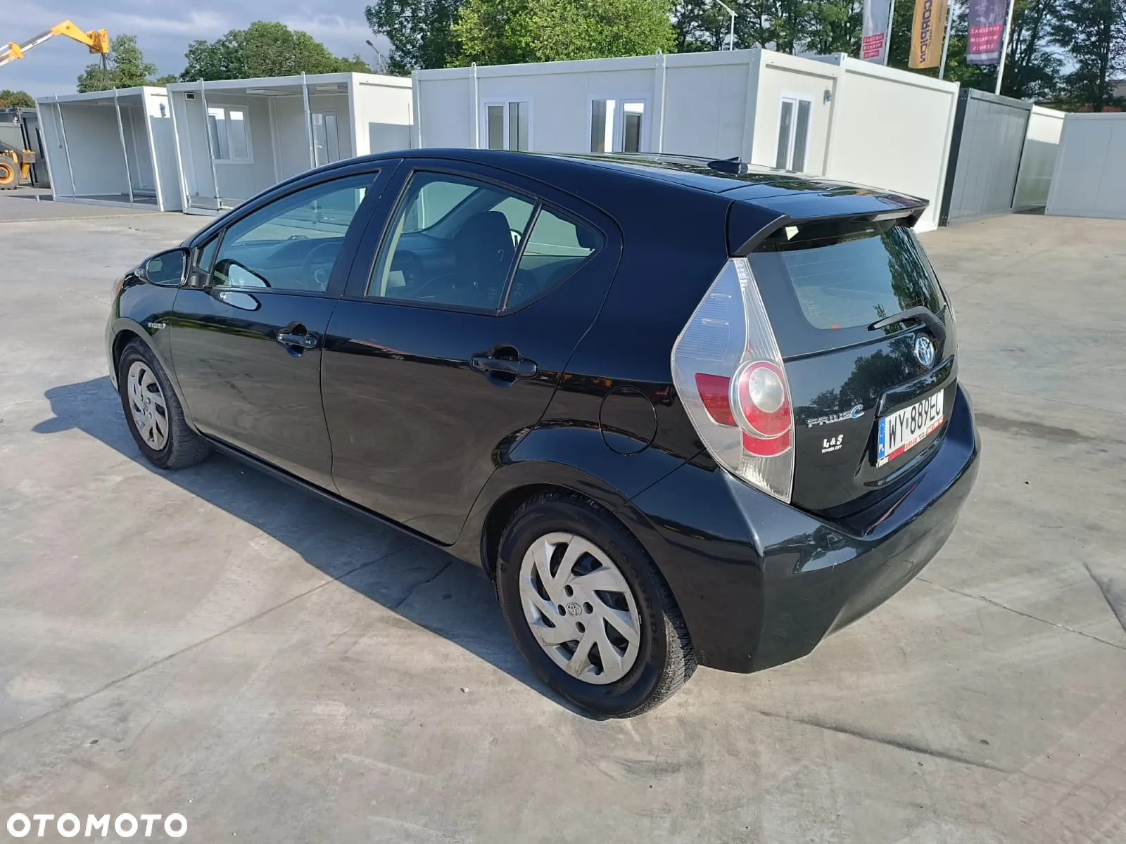 Toyota Prius (Hybrid) - 5