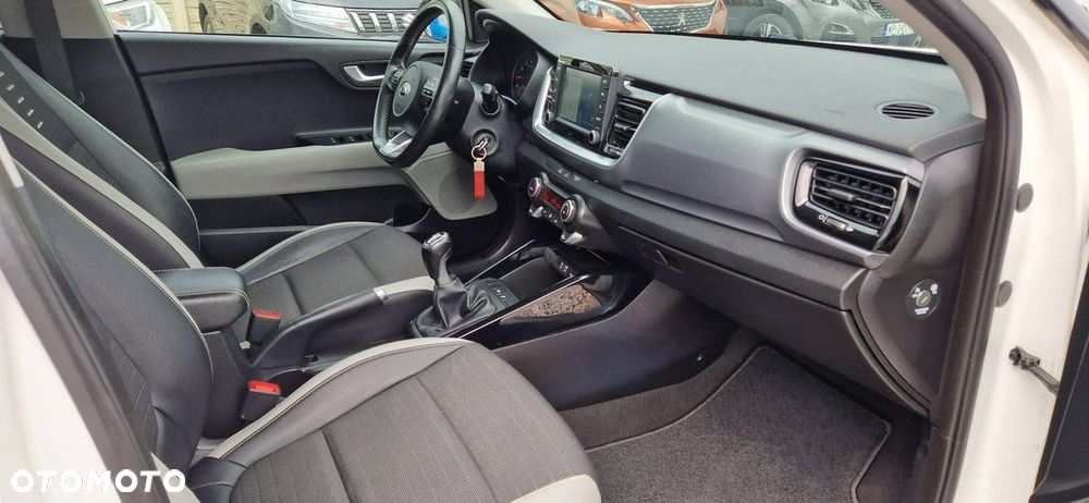 Kia Stonic - 24