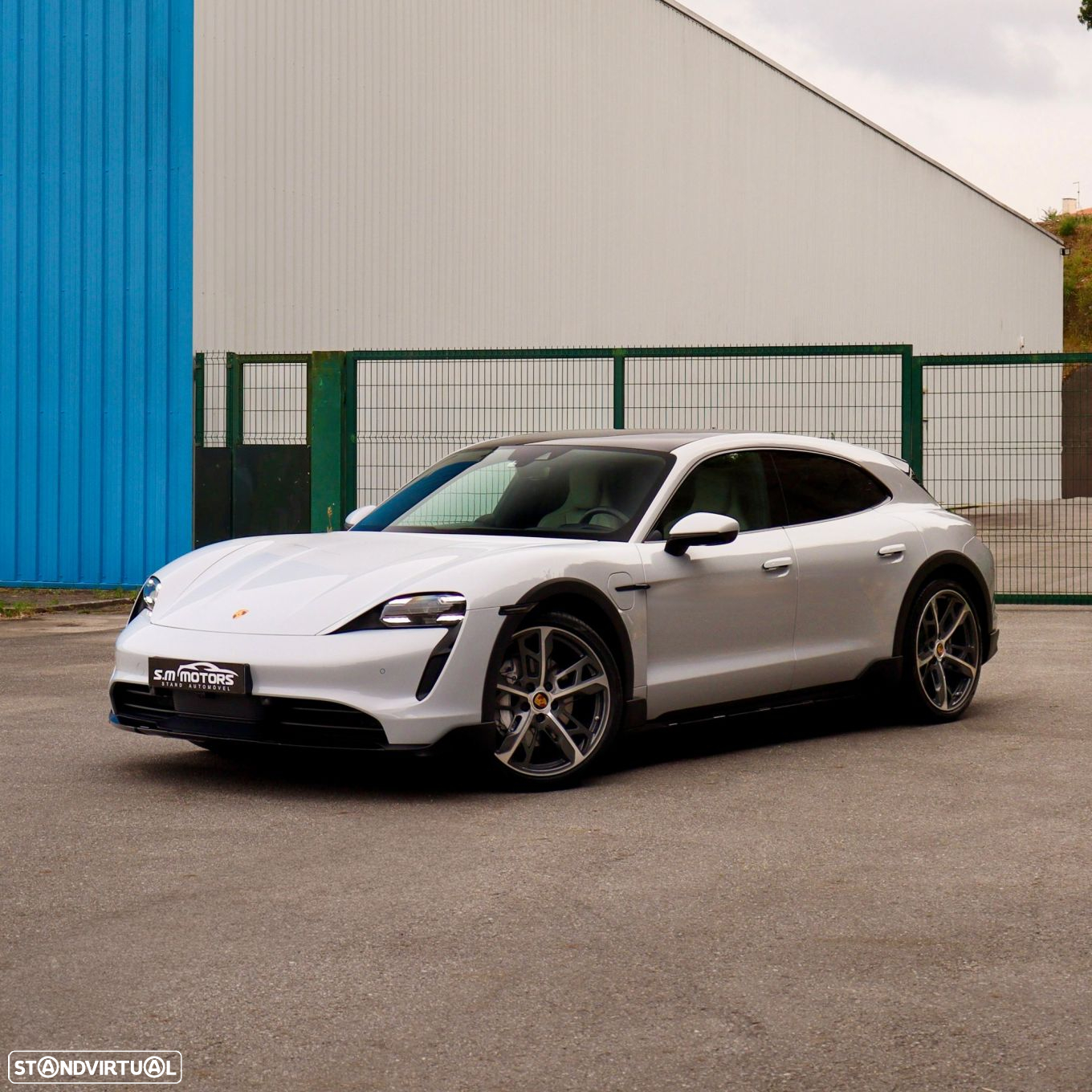 Porsche Taycan Cross Turismo 4 - 11