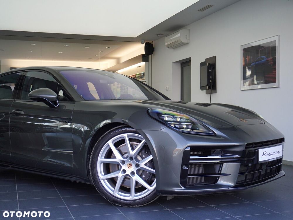 Porsche Panamera 4 E-Hybrid PHEV - 2