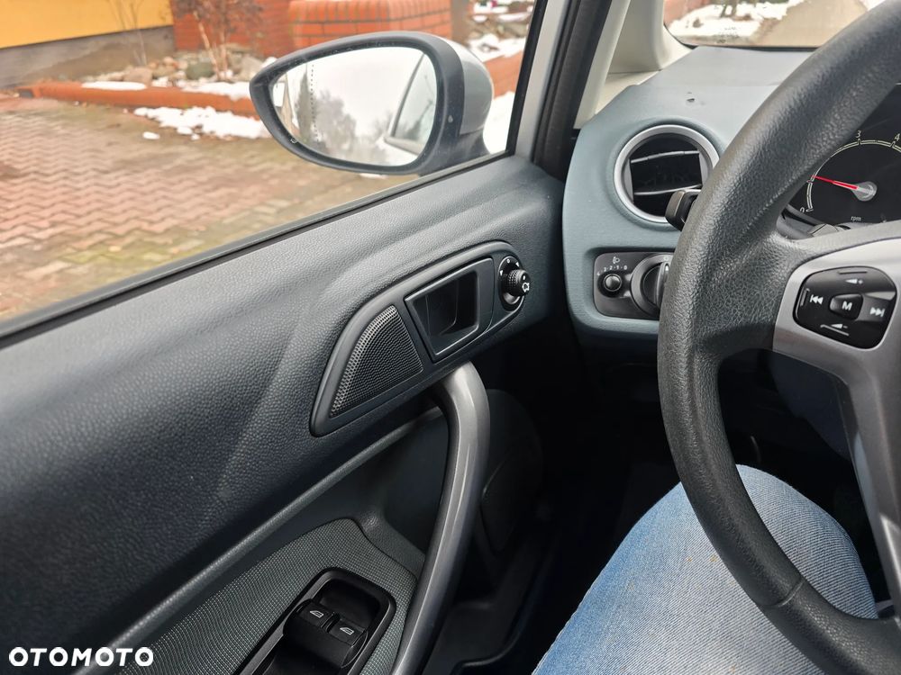 Ford Fiesta - 12