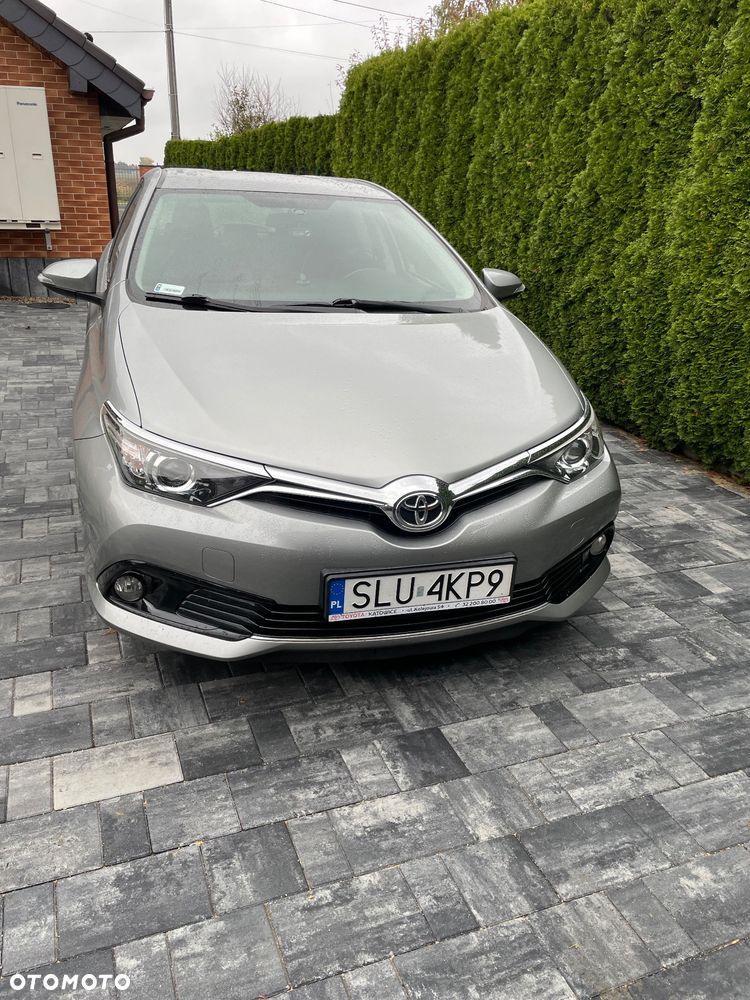 Toyota Auris 1.6 Premium - 11