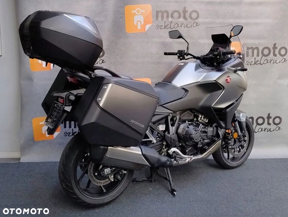 Honda NT - 6