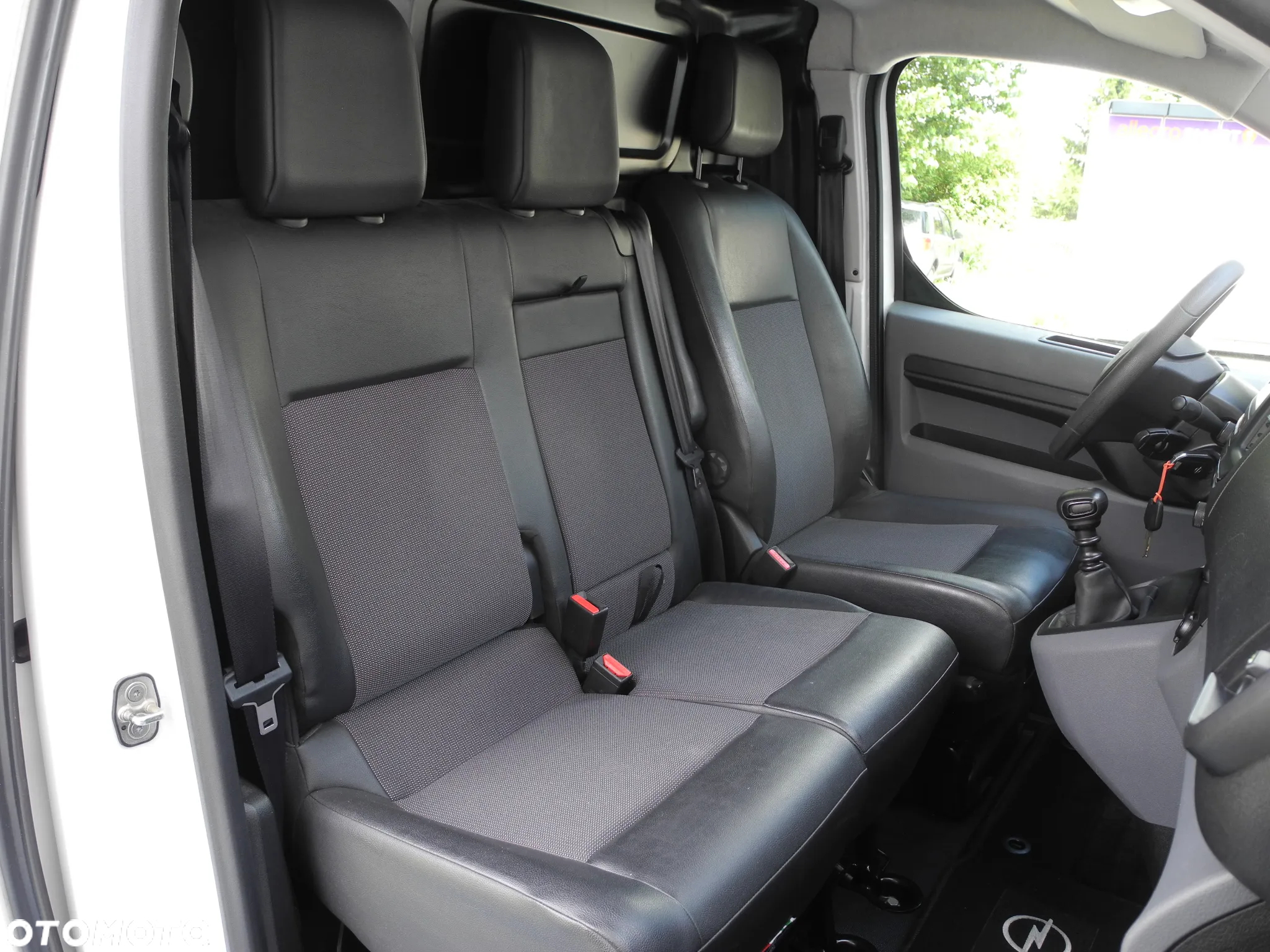 Opel Vivaro - 11