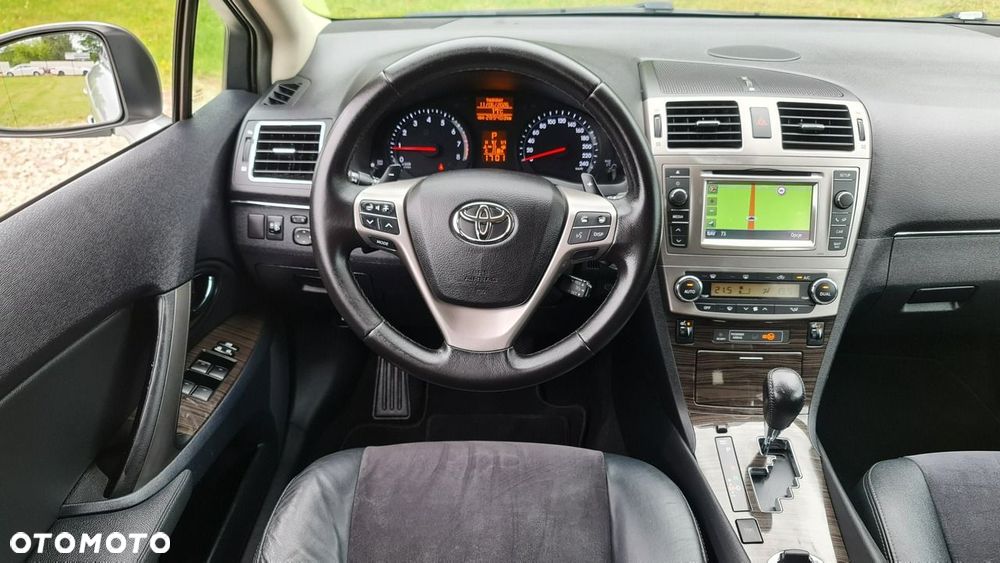 Toyota Avensis - 17