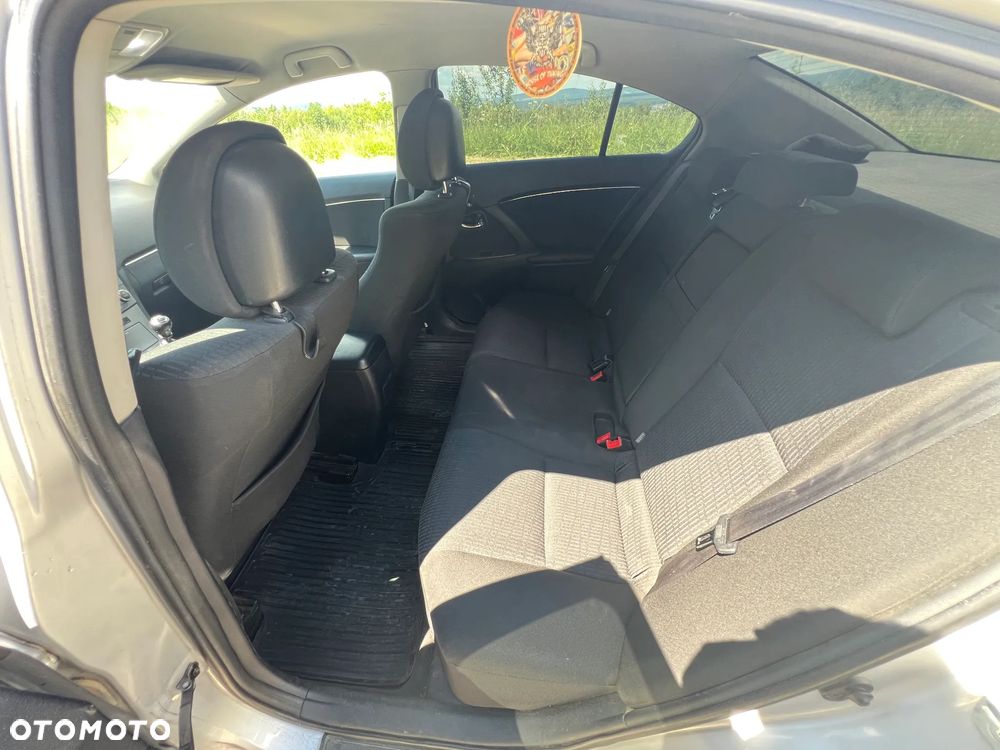 Toyota Avensis 2.0 Executive - 16
