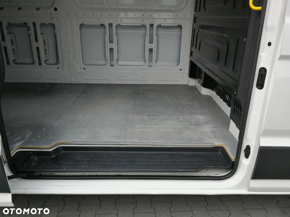Volkswagen Crafter - 14
