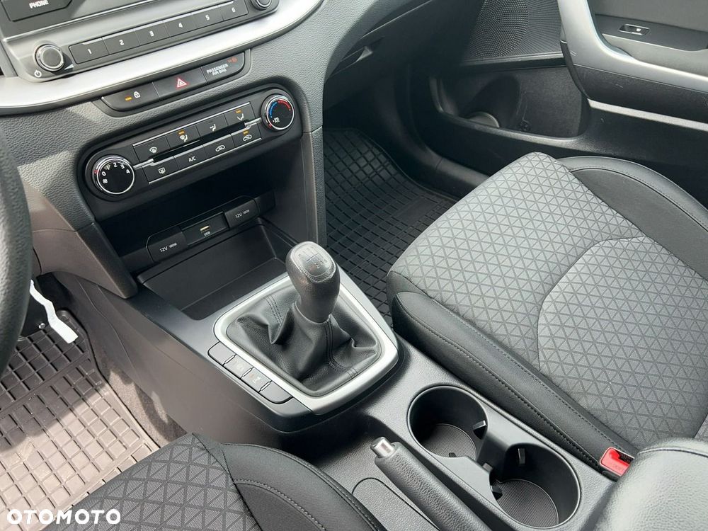 Kia Ceed - 14