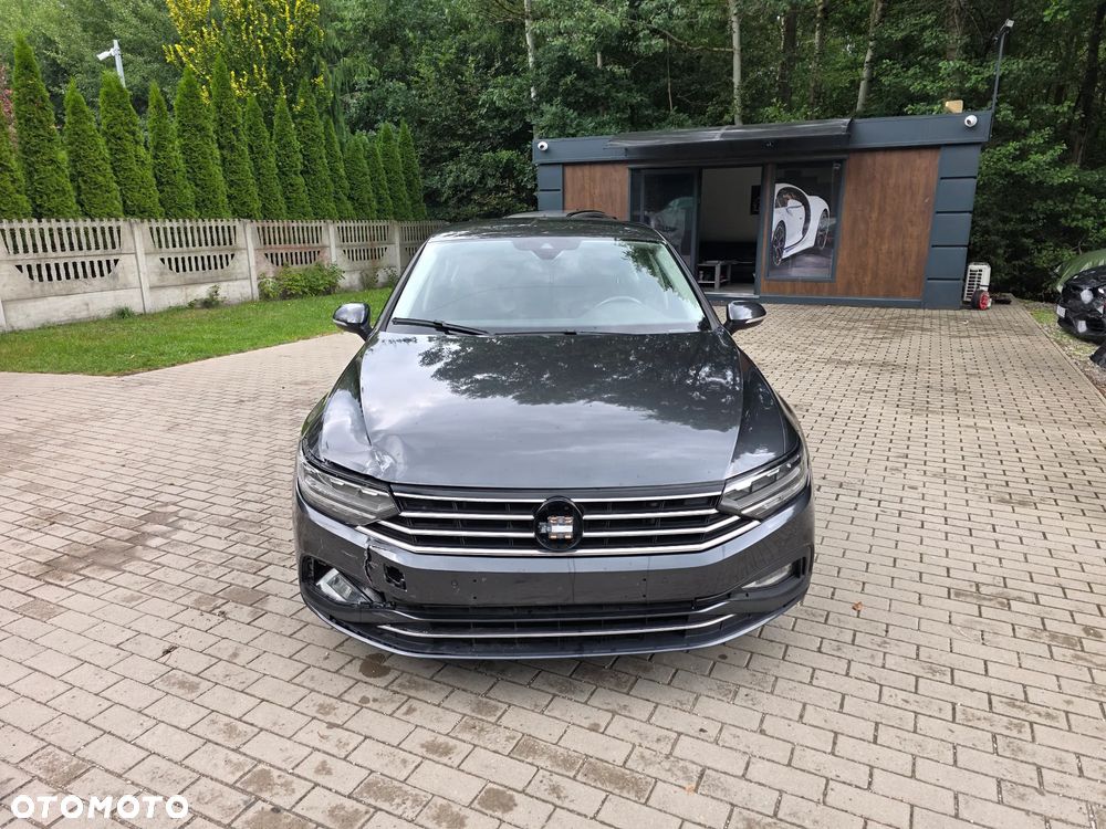 Volkswagen Passat - 2