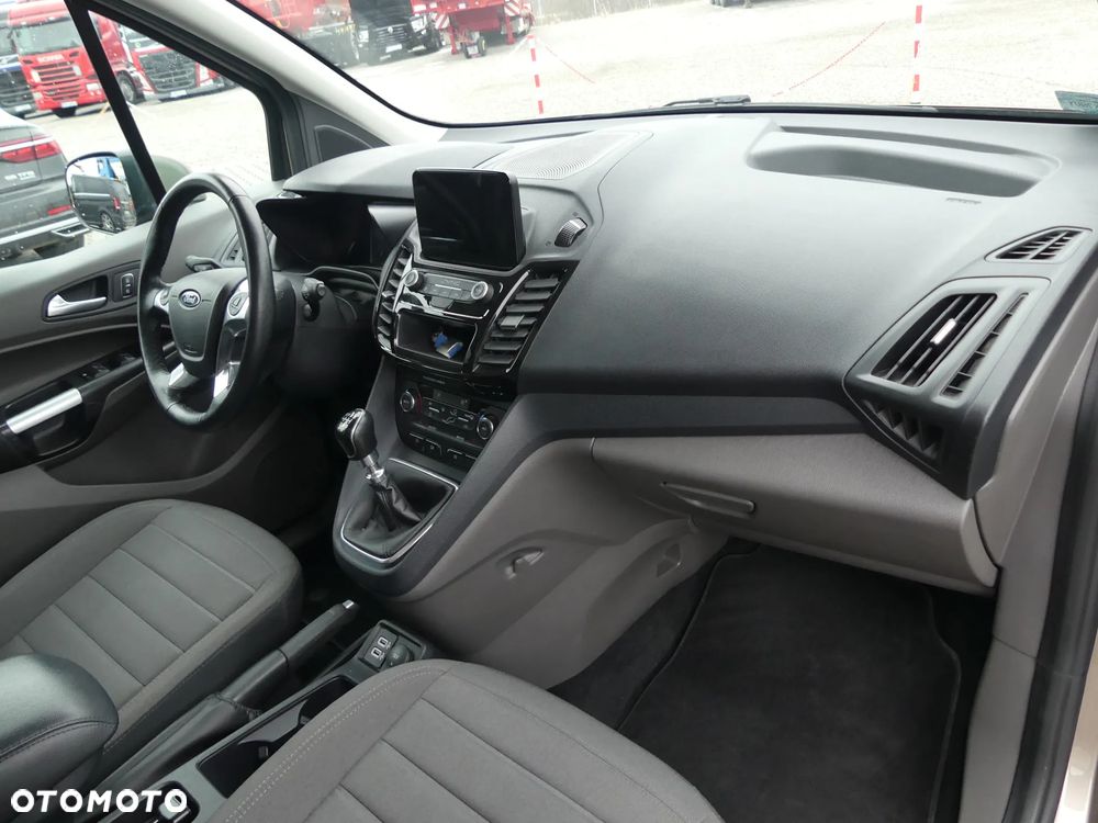 Ford Tourneo Connect - 36