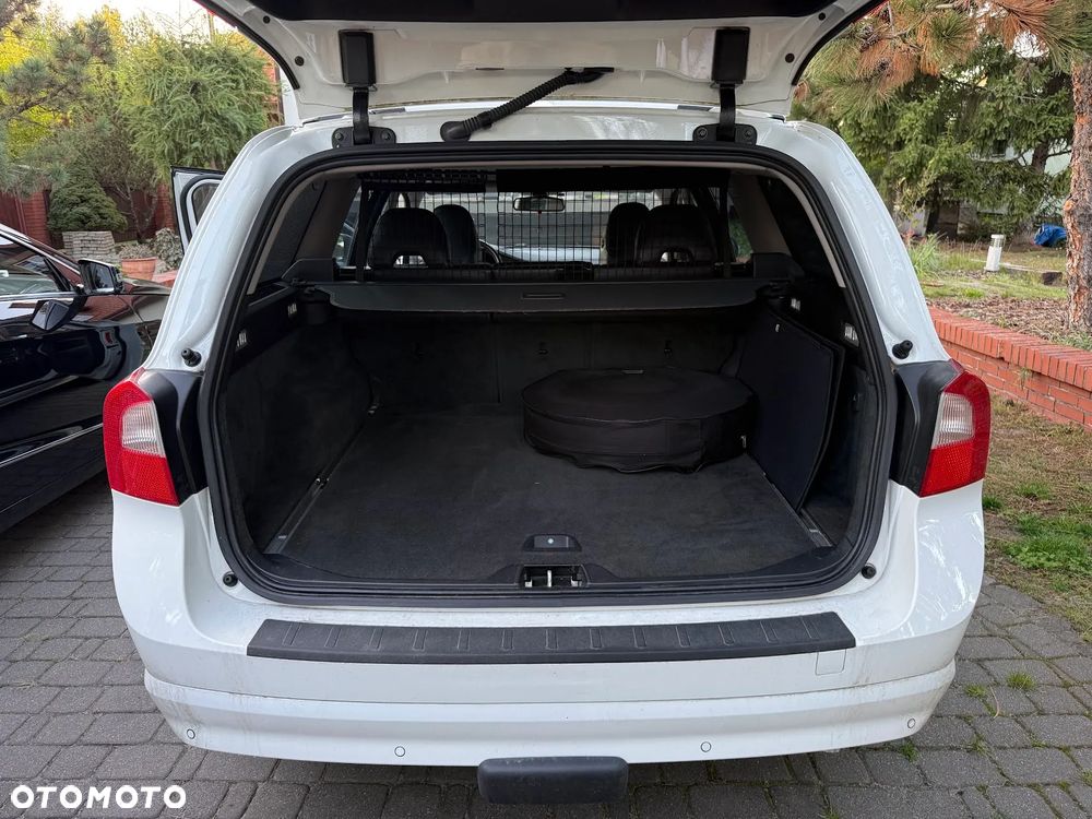 Volvo V70 2.5T Momentum - 13